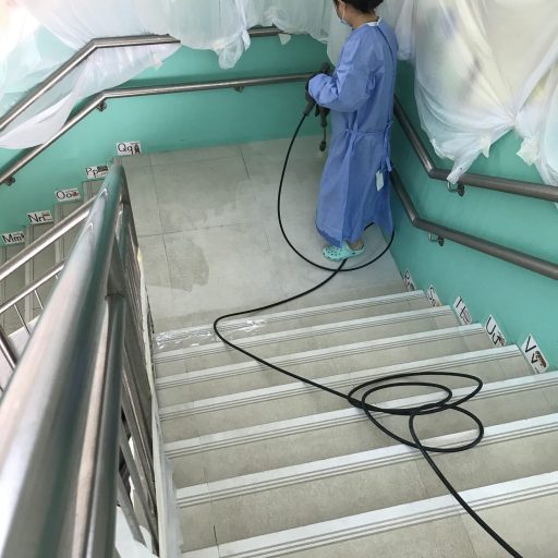 清洗樓梯